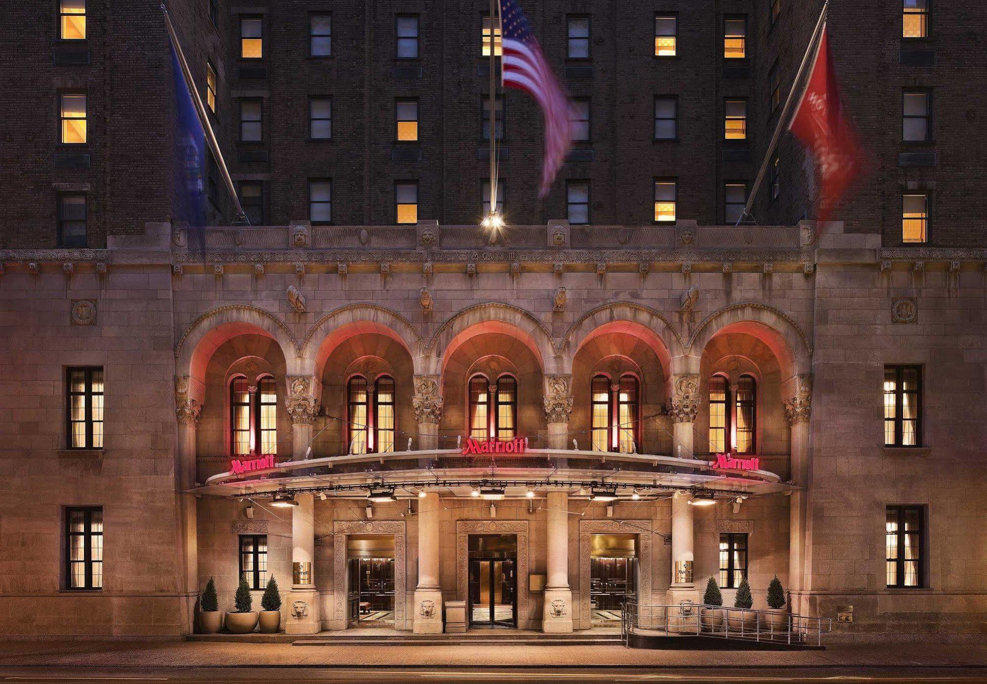 New York Marriott East Side Hotel Bagian luar foto